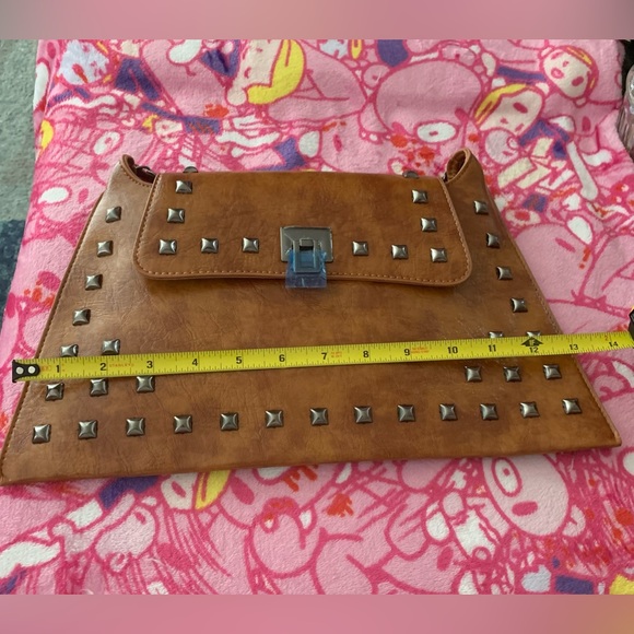 Fashionable faux leather silver studs and chain strap crossbody/shoulder purse - Picture 7 of 8